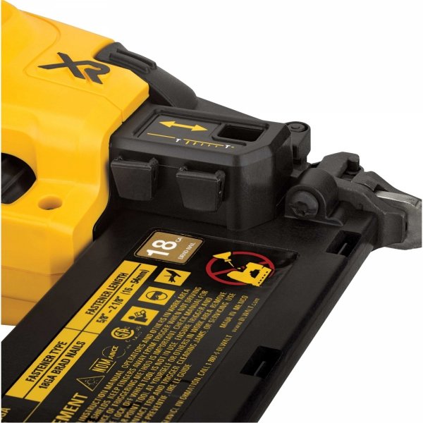 Gwoździarka do wykończeń DeWALT DCN680N 18GA 18V 15-54mm 