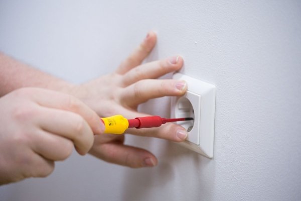 Zestaw wkrętaków i bitów izolowanych Wiha 41231 slimVario 19el.