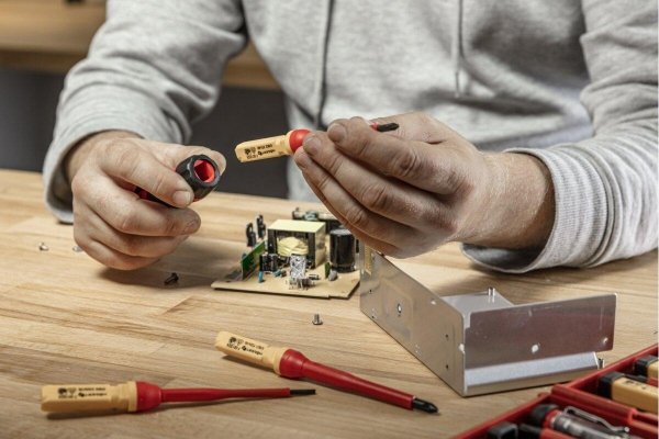 Zestaw wkrętaków izolowanych VDE 13szt. Hogert HT1S997