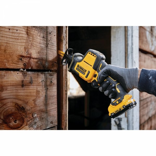 Akumulatorowa pilarka szablowa DeWALT DCS312N 12V