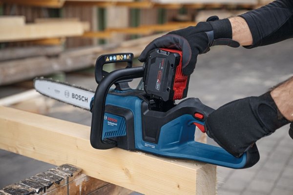 Akumulatorowa pilarka łańcuchowa Bosch Professional GKE 18V-40