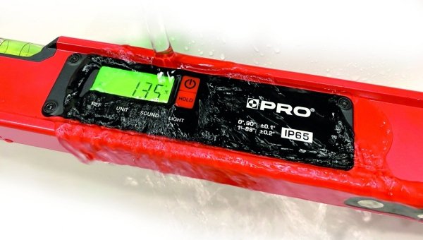 Poziomnica elektroniczna PRO PRO900 IP65 80cm z pokrowcem