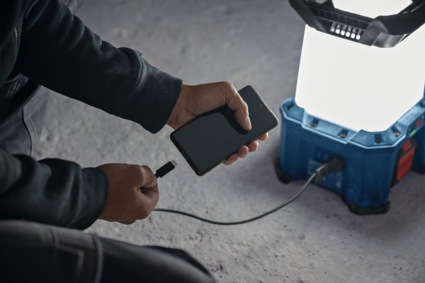 Lampa budowlana akumulatorowa Bosch Professional GLA 18VH-7500