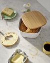 RIG-TIG by Stelton BOX-IT Mały Chlebak z Deską Bambusową / Czarny