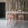 Muuto NERD Hoker - Krzesło Barowe 79 cm Różowy Tan Rose