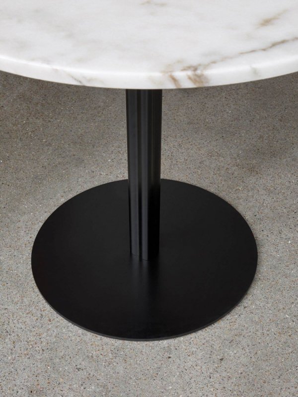 Menu HARBOUR COLUMN Stół Okrągły 105 cm Czarny - Blat Marmurowy Biały