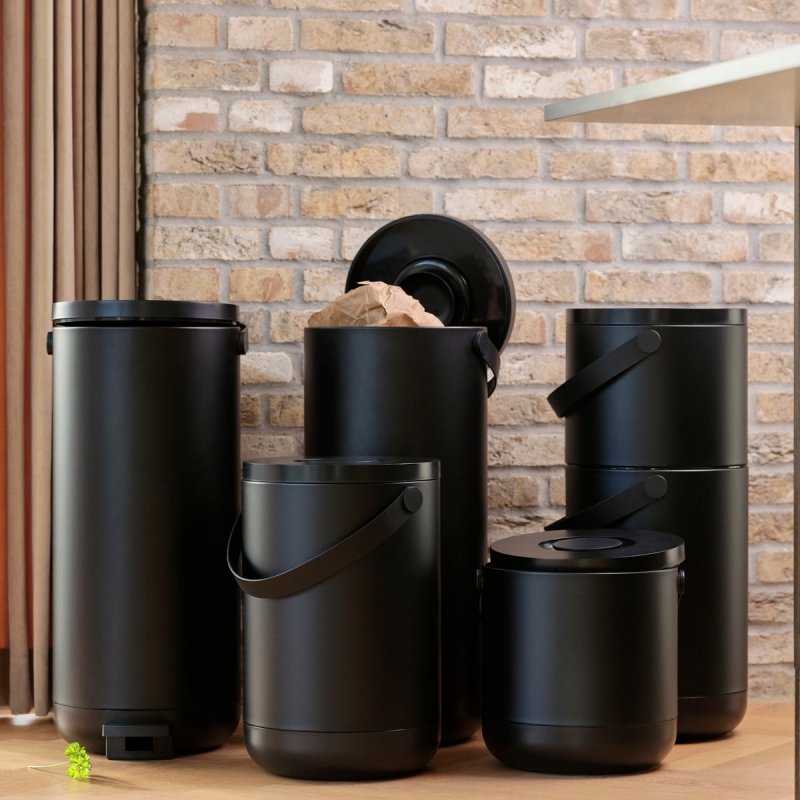 ZONE Denmark CIRCULAR Pedałowy Kosz na Śmieci 35 l / Czarny