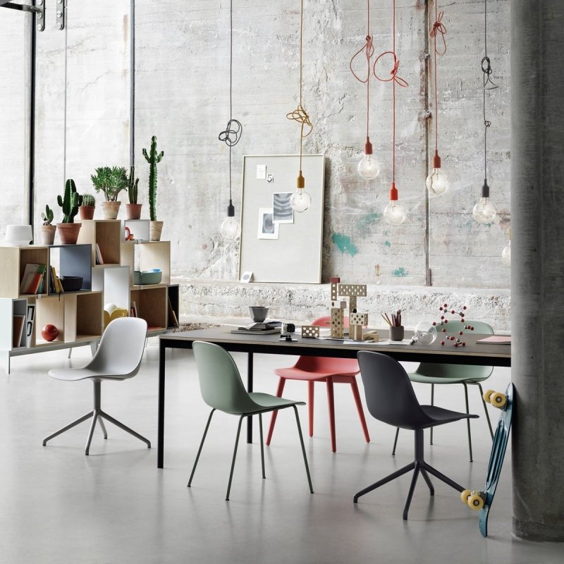 Muuto FIBER SIDE Krzesło z Drewnianą Ramą - Czarne Tapicerowane (Remix 183)