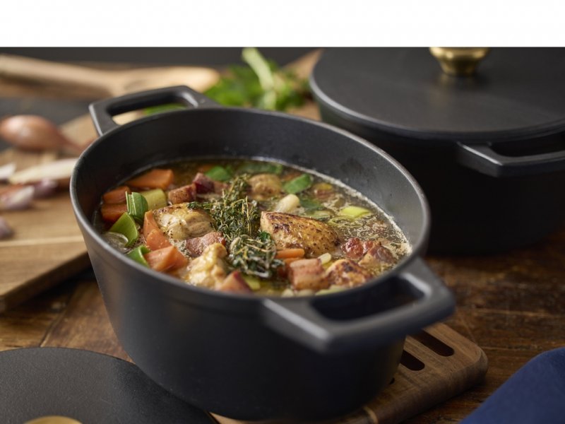 Holm CAST IRON Owalny Garnek Żeliwny 3,8 l / Czarny