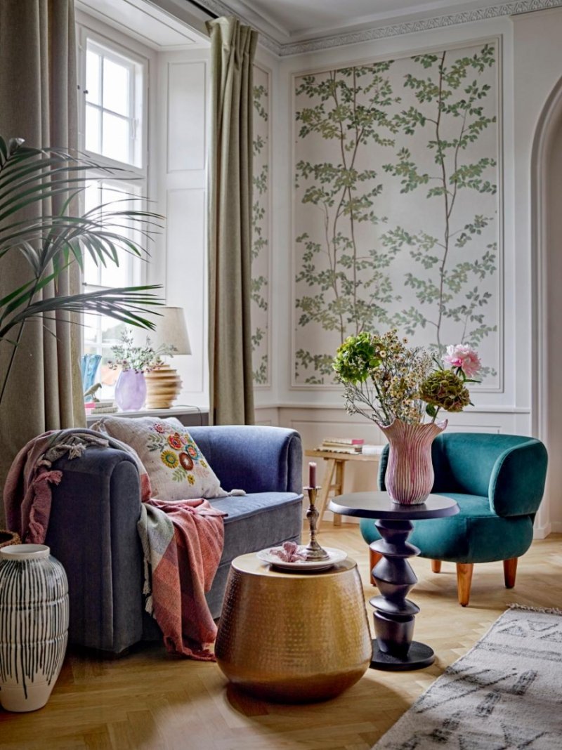 Kamionkowy wazon dekoracyjny o wysokości 29 cm