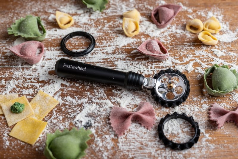 Marcato DESIGN LINE Obrotowy Nóż Kółko do Krojenia Makaronu / Czarny