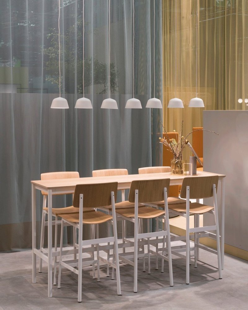 Muuto LOFT Hoker - Stołek Barowy 65 cm Czarny/Dębowy