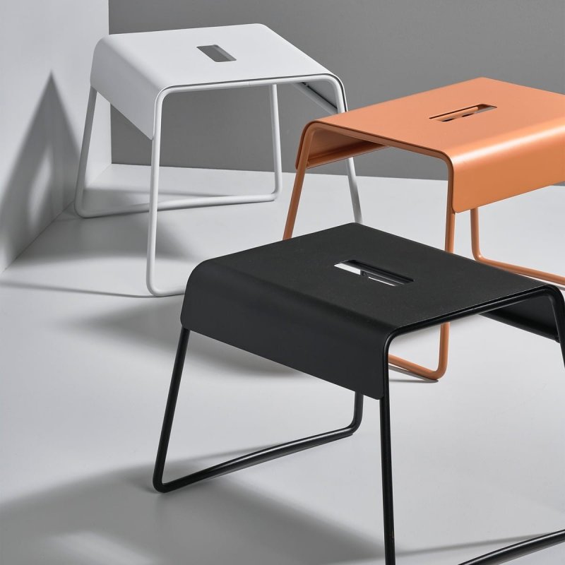 ZONE Denmark A-STOOL Taboret - Stołek Metalowy - Jasnoszary Soft Grey