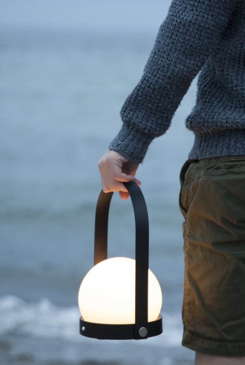 Audo CARRIE Lampa Bezprzewodowa LED / Czarna
