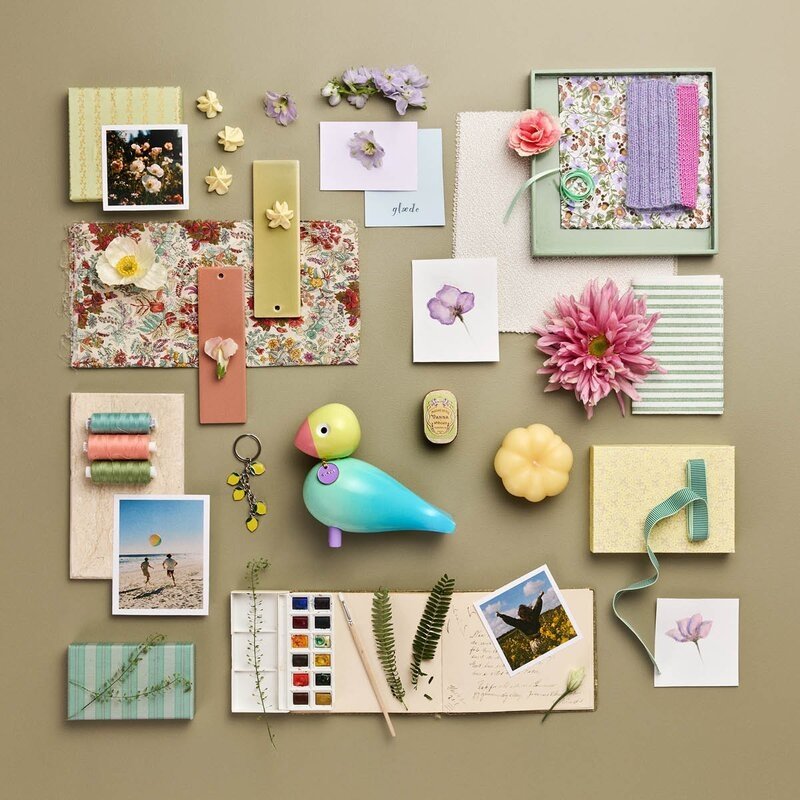 Drewniana figurka Kay Bojesen Joy w kolorze turkusowym