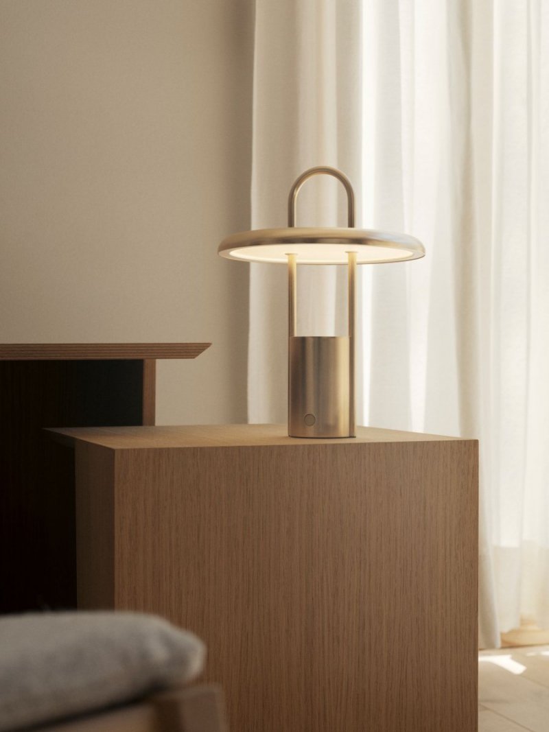 Stelton PIER Bezprzewodowa Lampa LED 25 cm / Złota