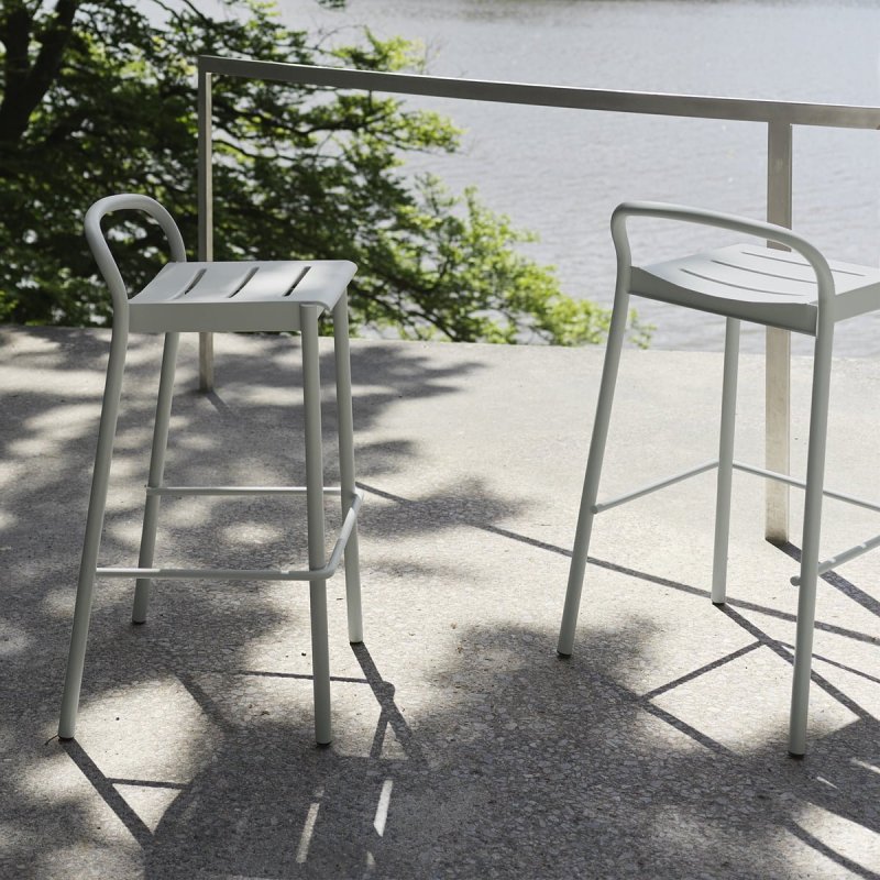 Muuto LINEAR Krzesło Barowe Ogrodowe - Hoker 65 cm / Szary