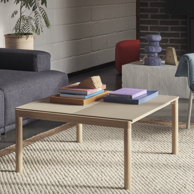 Muuto COUPLE Stolik Kawowy z Ceramicznym Blatem 84x80 cm / Jasny Dąb - Blat Wavy Niebieski Pale Blue