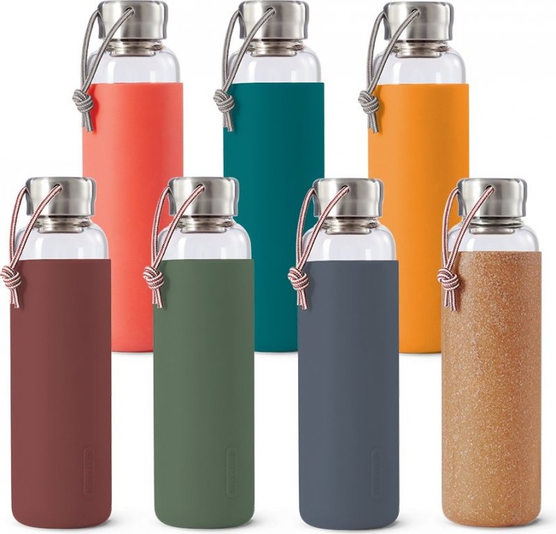 black+blum GOOD Szklana Butelka na Wodę 600 ml w Pokrowcu - Burgund