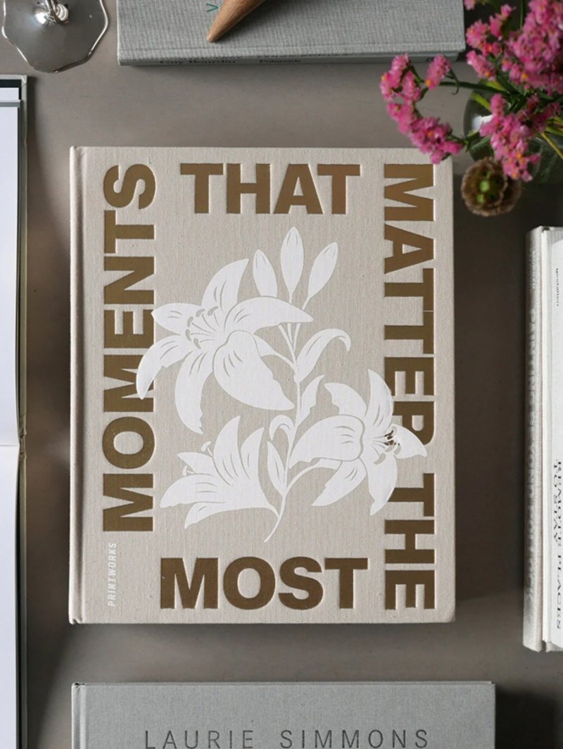 Album z białymi kartami na wspomnienia