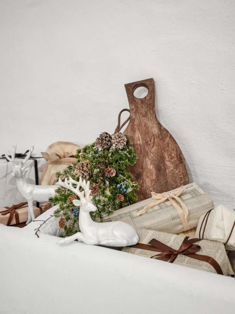 Zestaw białych figurek jeleni Pranzer Deco Bloomingville