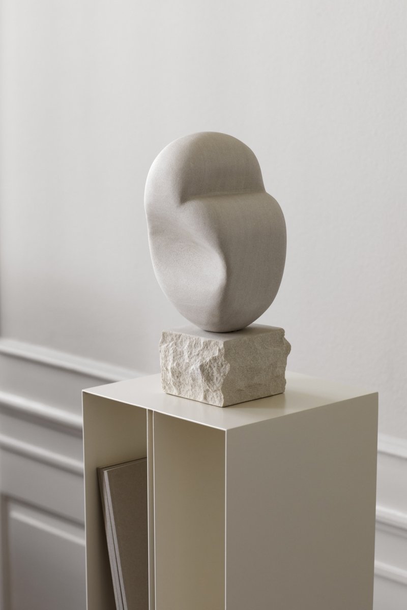Kristina dam studio CONTOUR Rzeźba Dekoracyjna z Piaskowca 39 cm