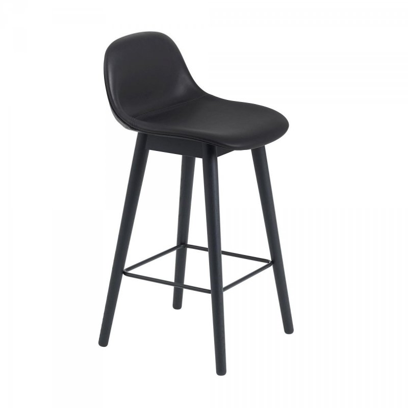 Muuto FIBER Hoker z Oparciem - Stołek Barowy 65 cm Czarny - Siedzisko Tapicerowane Czarną Skórą / Drewniana Rama