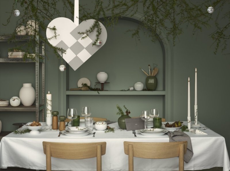 Kähler HAMMERSHØI CHRISTMAS Zdobiony Obrus Świąteczny 150x320 cm Biały