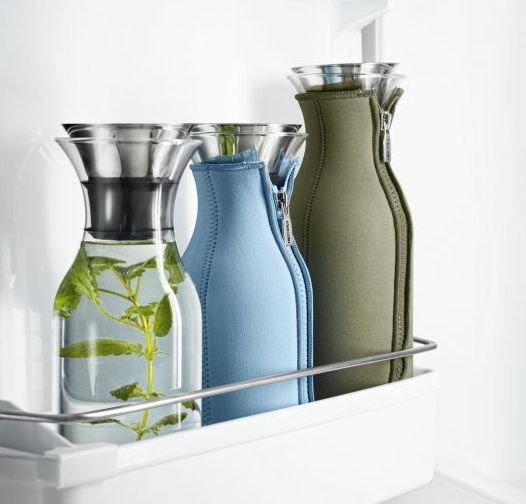 Eva Solo SERVING Karafka Lodówkowa 1,0 l z Pokrowcem - Dzianina Neoprenowa Jasnoszara