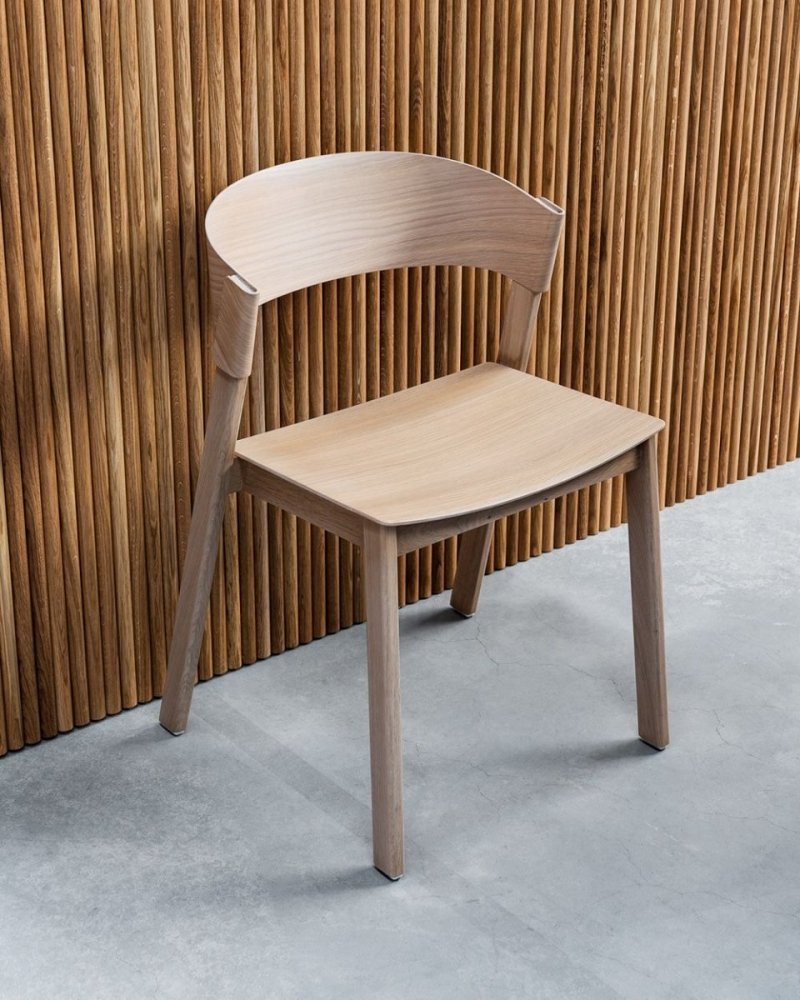 Muuto COVER SIDE Krzesło Drewniane - Czarne Tapicerowane / Siedzisko Skóra Czarna