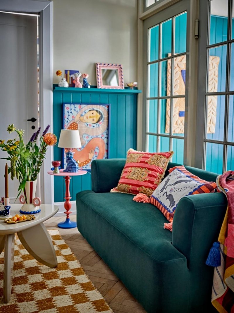 Dekoracyjna ilustracja Bloomingville Floriesta motyw kobiecy