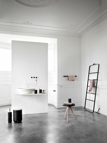 Menu BATH Kosz na Śmieci Łazienkowy 7 l Czarny Matowy / Pokrywa Srebrna