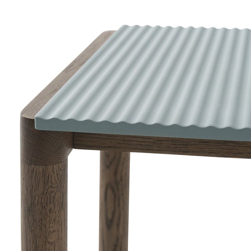 Muuto COUPLE Stolik Kawowy z Ceramicznym Blatem 84x80 cm / Jasny Dąb - Blat Wavy Niebieski Pale Blue