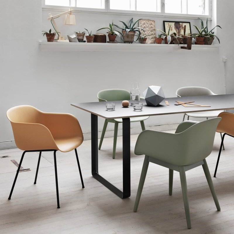 Muuto FIBER ARMCHAIR TUBE BASE Krzesło - Czarne