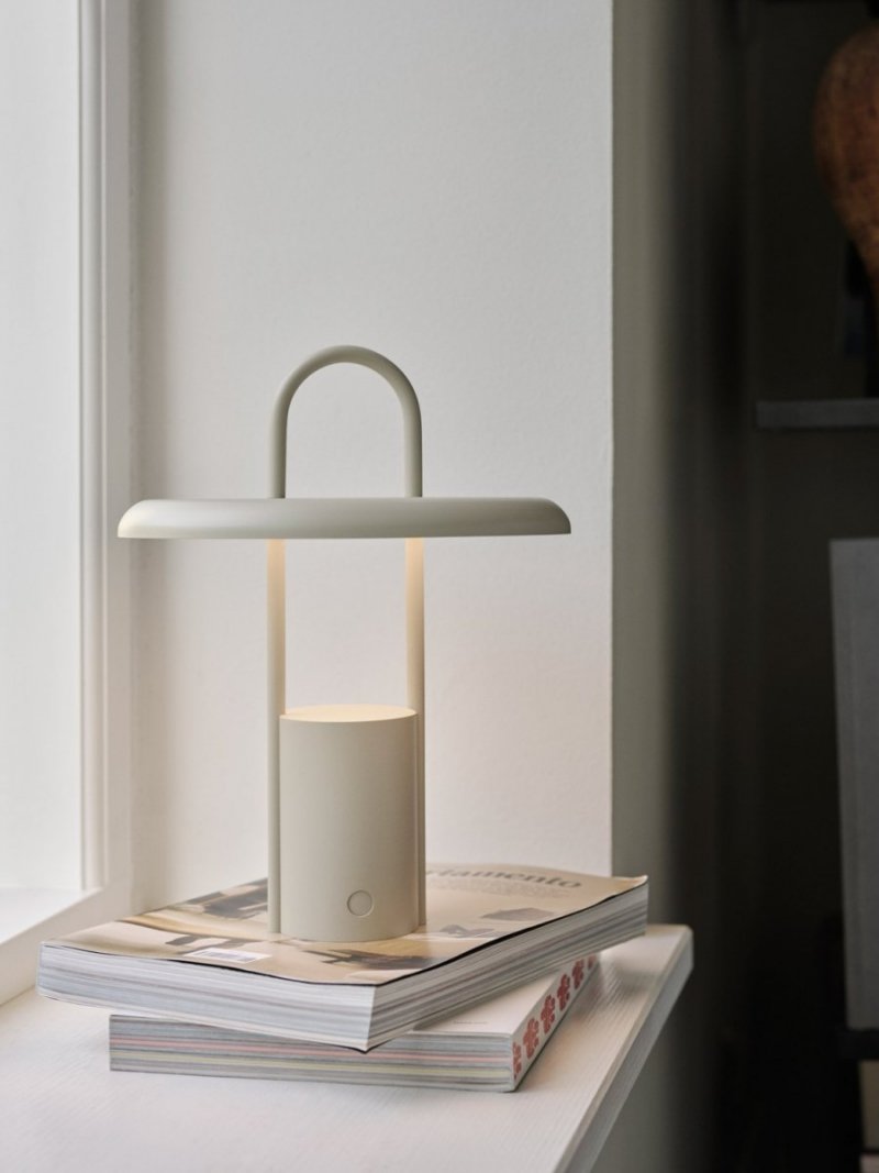 Stelton PIER Bezprzewodowa Lampa LED 25 cm / Piaskowa