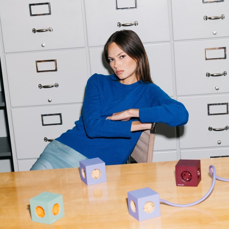 Avolt SQUARE 1 Listwa Zasilająca z Podwójnym USB-C i Magnetyczną Podstawą 1,8 m / Bordowy Mulberry Red