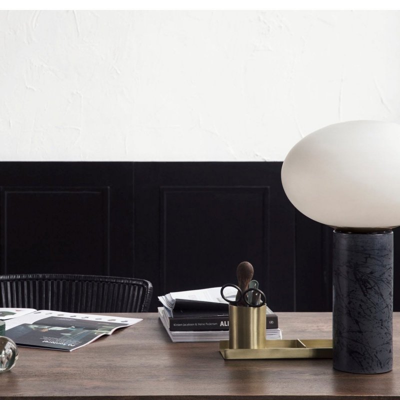 House Doctor OPAL Lampa Stołowa z Mlecznym Kloszem