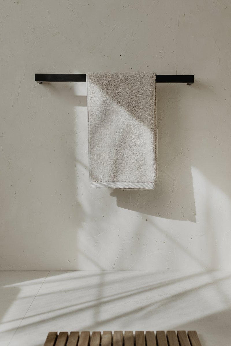 Nowoczesny reling na ręczniki grafitowy