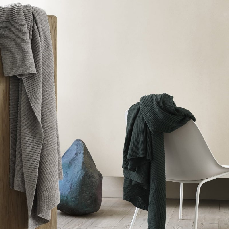 Muuto RHYTHM Pled - Koc z Wełny Lamy - Ciemnozielony