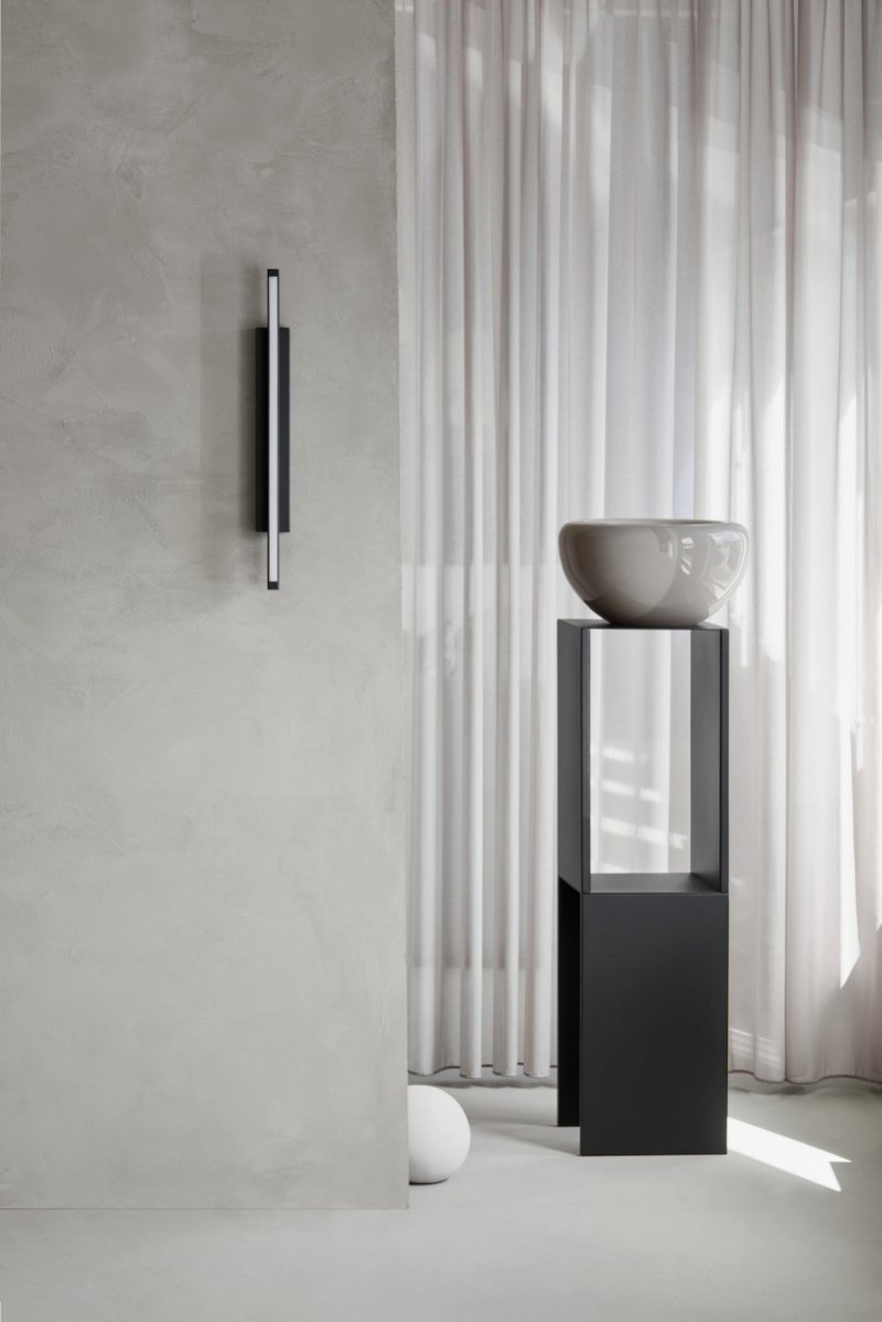 Kristina dam studio NORDIC Postument Stalowy 102 cm / Czarny