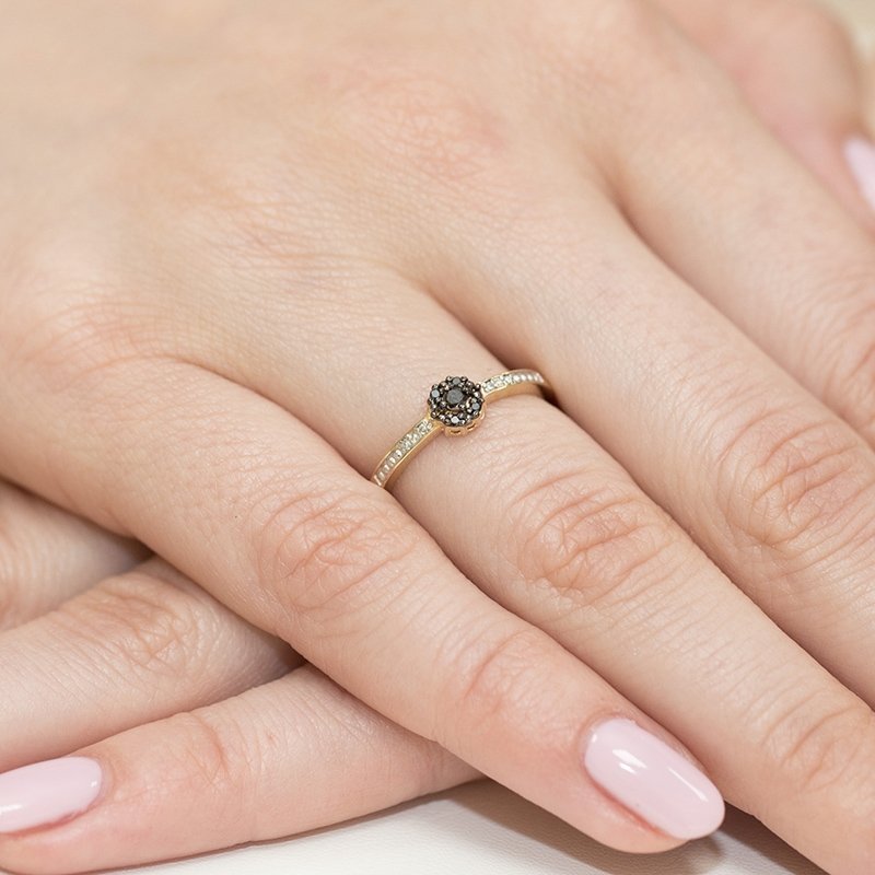 Pierścionek złoty 585 z czarnymi brylantemi zaręczynowy brylanty