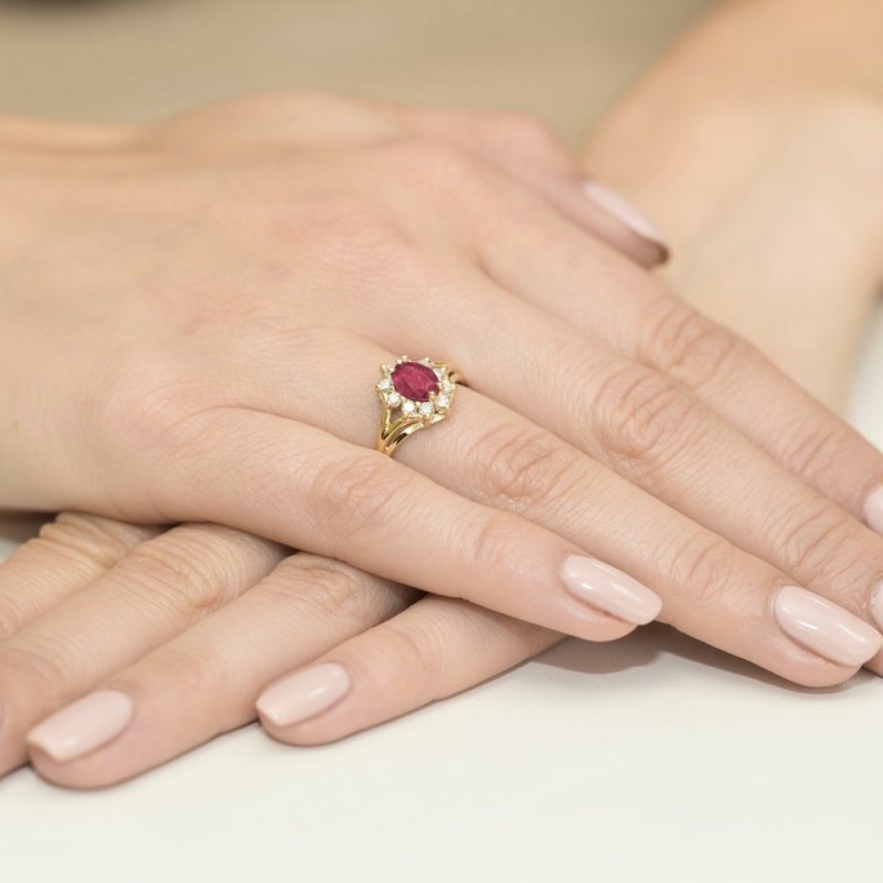 Pierścionek złoty 585 z brylantami 0,30ct rubinem 1,0ct W-37