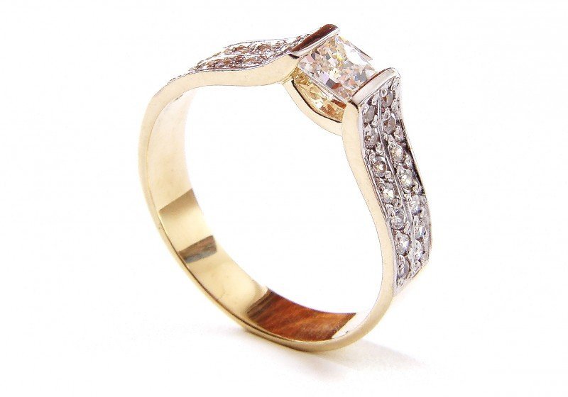 ARTES-Pierścionek złoty 561 PR. 585