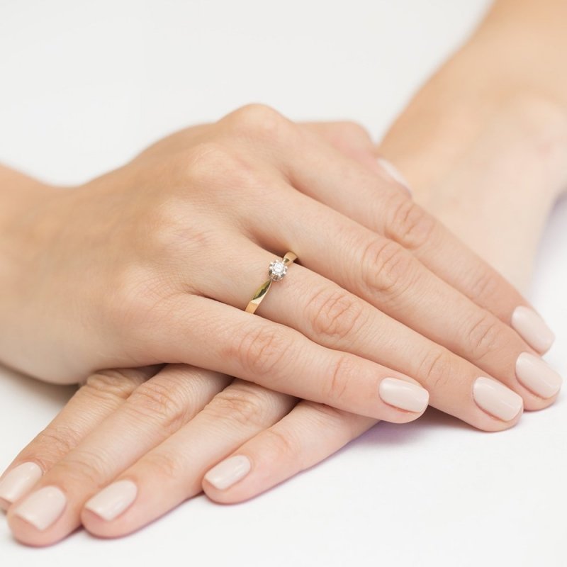 Pierścionek złoty 585 z brylantem 0,15ct zaręczynowy W-228