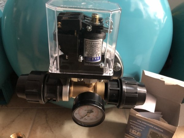Wyłącznik ciśnieniowy pompy hydroforu z osprzętem 6 bar