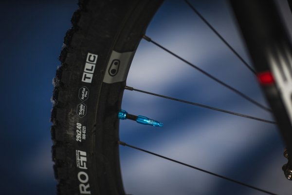 Zawory tubeless Lezyne Tubeless Valve CNC — aluminiowe - żółte