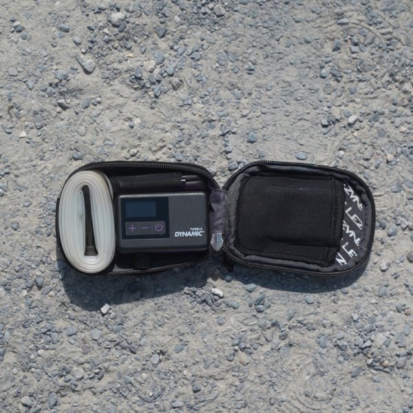 Elektryczna pompka Dynamic Turblo — do 8 bar / 116 psi, akumulator 500 mAh
