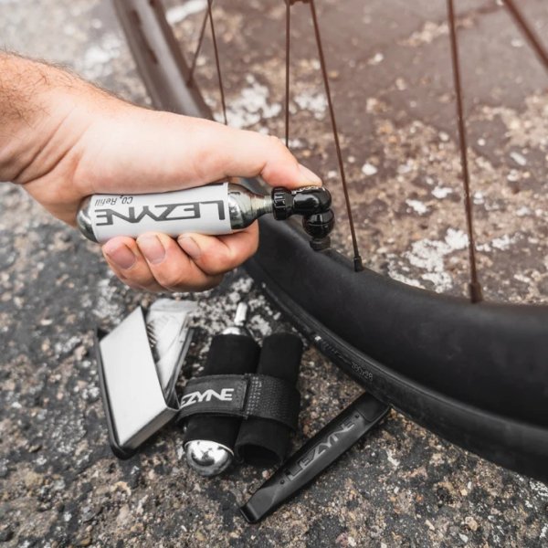 Zestaw CO₂ Lezyne Twin Drive Kit + Lever Kit Combo — czarny
