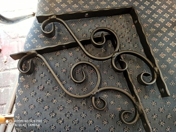 Wspornik kuty ozdobny 250x250 wspornik półki kuty Metalfab