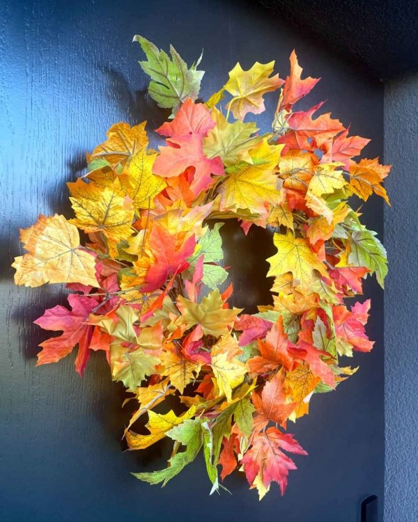 Wianek dekoracyjny jesienny liście klonu - średnica 50 cm